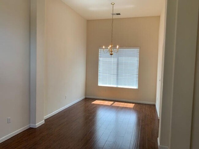 Building Photo - Five Bedroom Home In gated Serrano