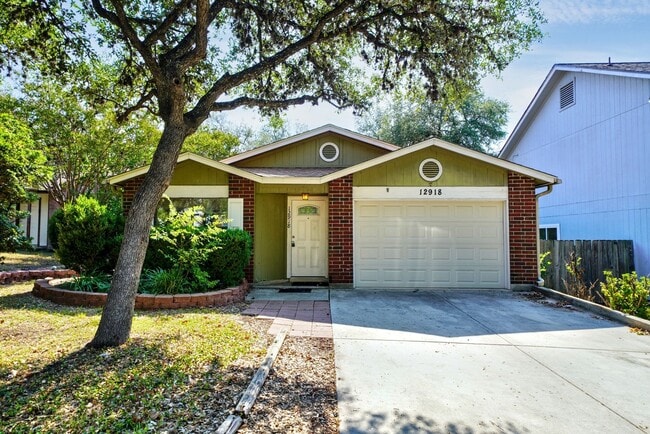 Photo - Cozy 3-Bed, 2-Bath with Fireplace in Prime NW Location - Realtor Commission: $500 House