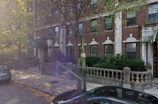 Foto del edificio - 249 Chestnut Hill Ave