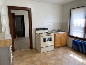 Building Photo - 261 College St SE