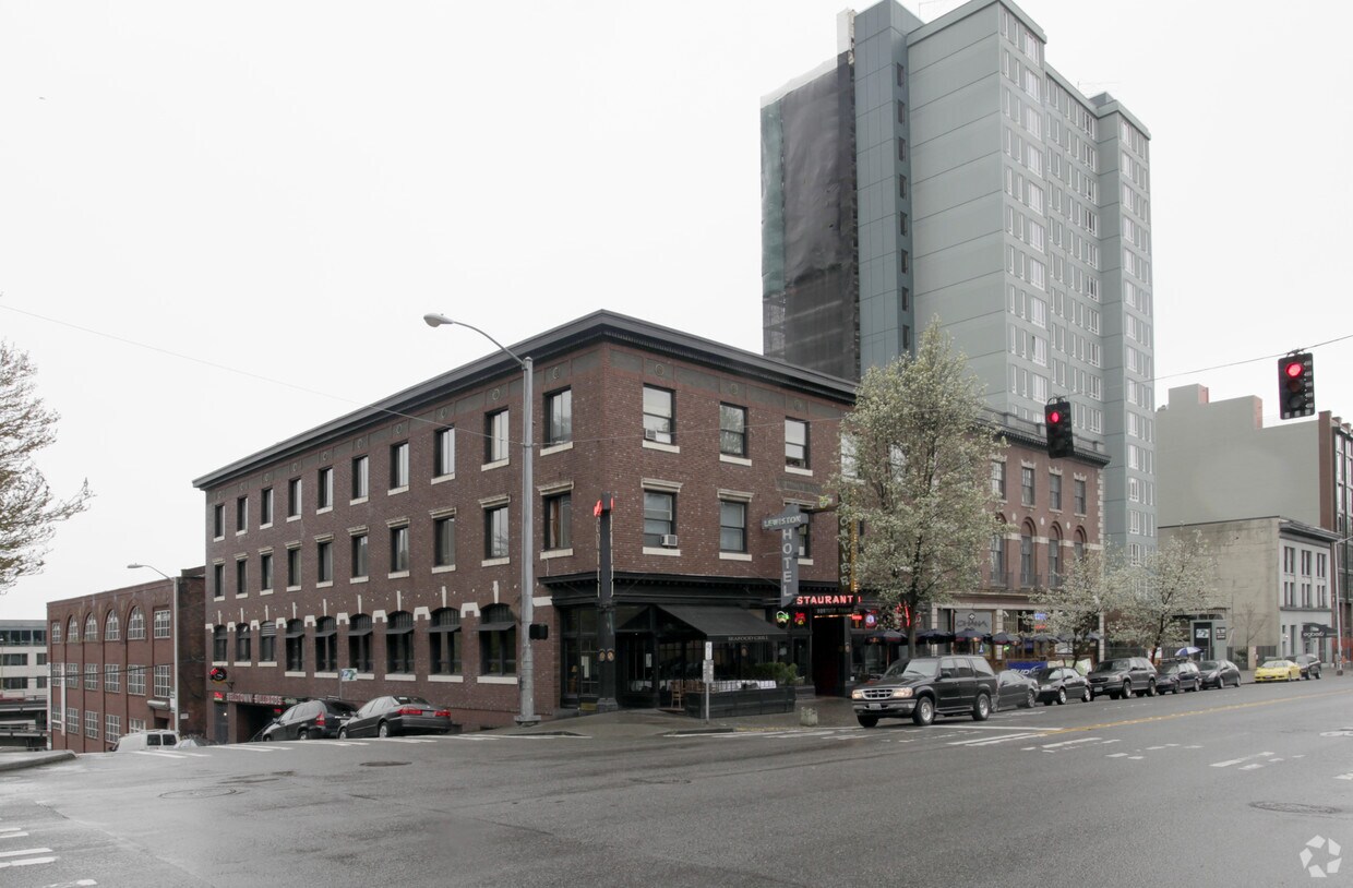 Primary Photo - Lewiston Apartments