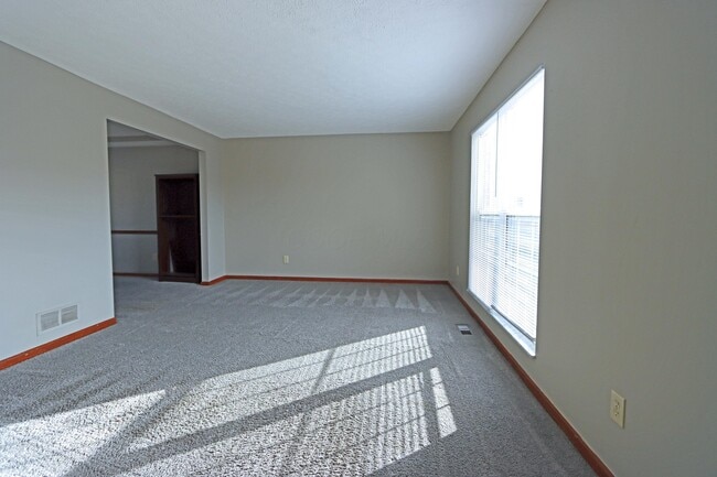 Foto del edificio - 4862 Roger Allen Ct