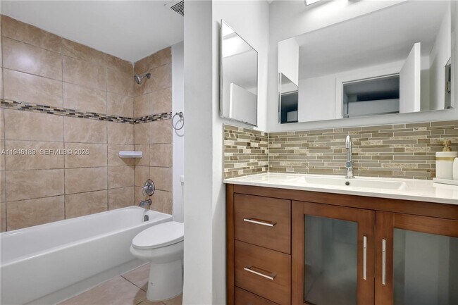 Foto del edificio - 14204 NE 3rd Ct