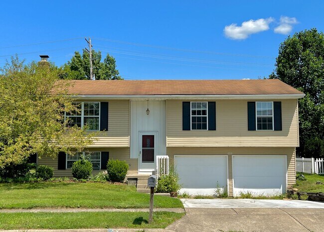 Building Photo - Impeccable Reynoldsburg Schools Rental Hom...