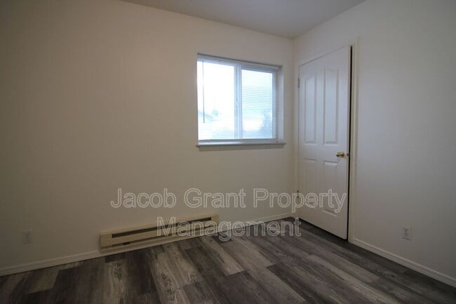 Building Photo - 2102 Stace St