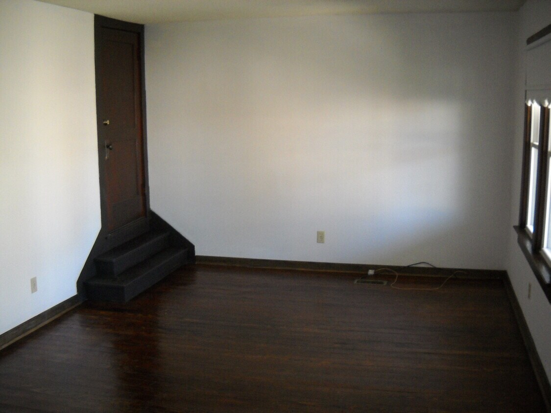 Primary Photo - 1113 Saint Marys Blvd