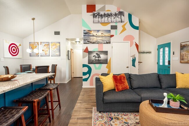 Foto del edificio - 28160 Windwood Dr E