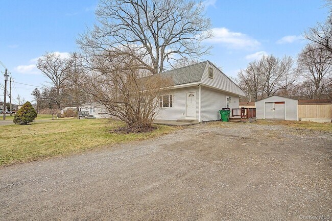 Building Photo - 2585 State Rte 55