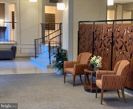 Building Photo - 5902 Mt Eagle Dr