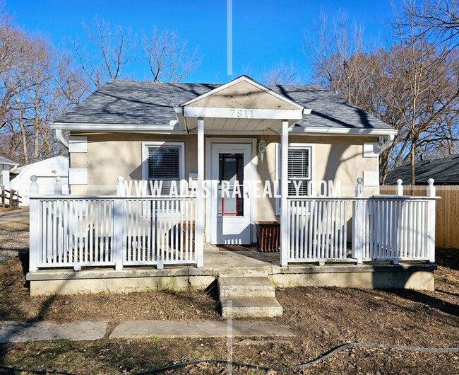 Building Photo - Charming 2 Bedroom Waldo Home-Available NOW!!