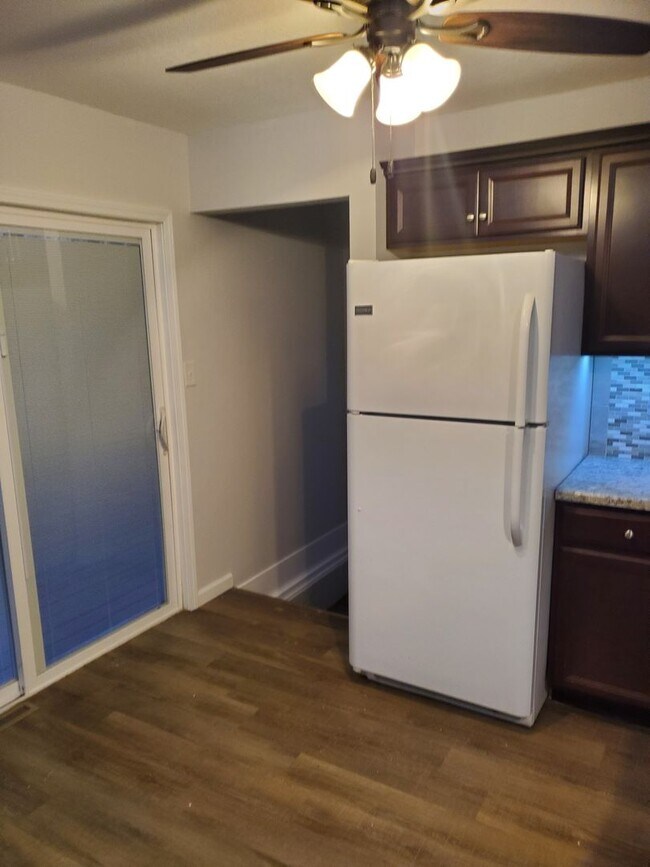 Foto del edificio - 2 Bedroom, 1 Bath Single Family Home in Clinton, IA