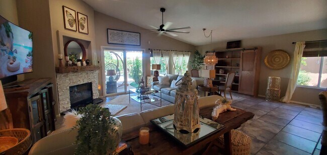 Foto del edificio - 82570 Delano Dr