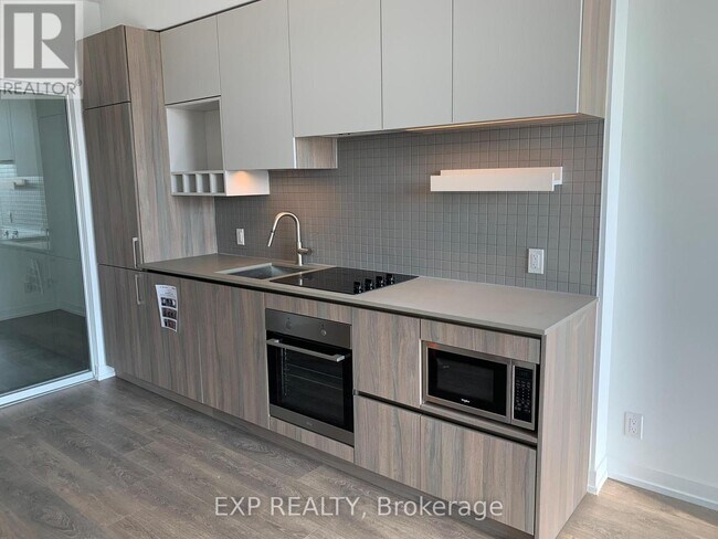 Photo du bâtiment - 950 Portage Pkwy