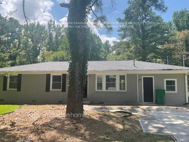 Building Photo - 1833 Rollingwood Dr SE
