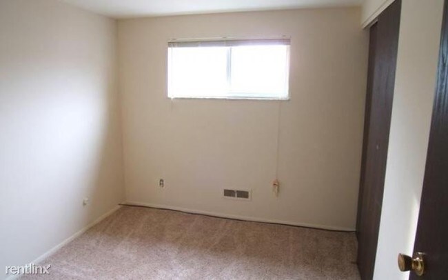 Foto del edificio - 3 br, 1 bath Townhome - 903 Woodhill Dr