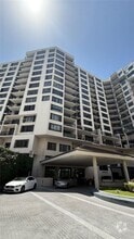 Building Photo - 540 Brickell Key Dr