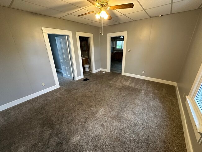 Nice sized living room - 1508 Forest Ave