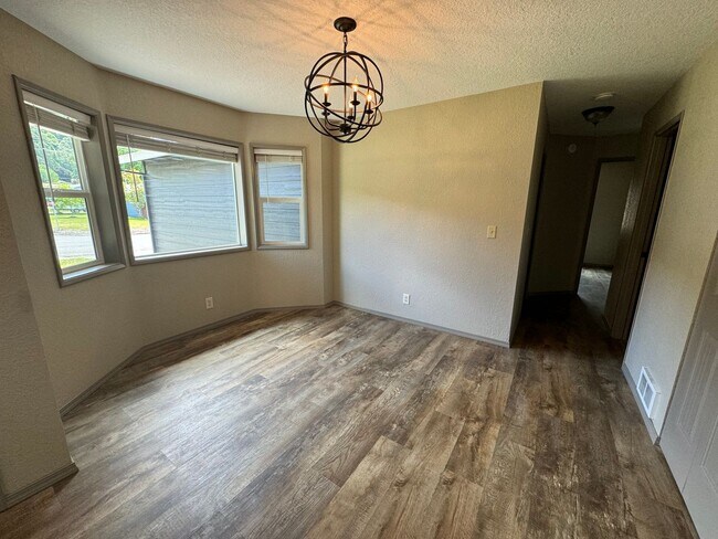 Foto del edificio - Updated 3 bedroom house