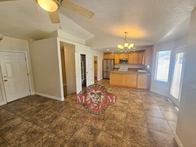 Building Photo - 3 Bed 2 Bath Home in a Herriman