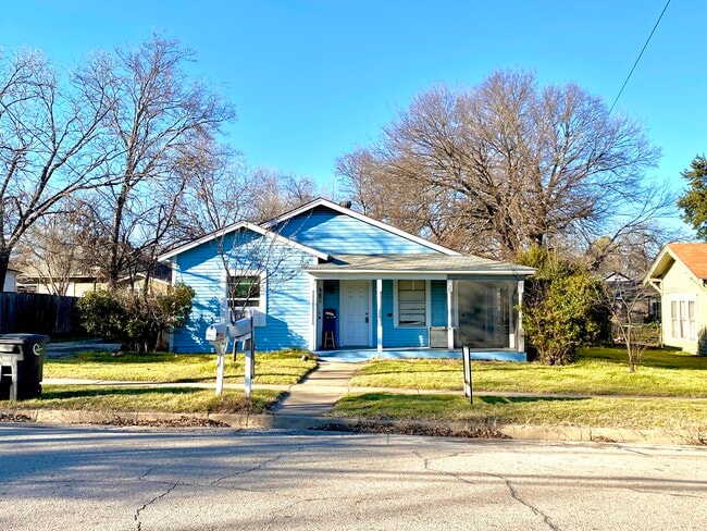 Building Photo - 428 W Wardville St