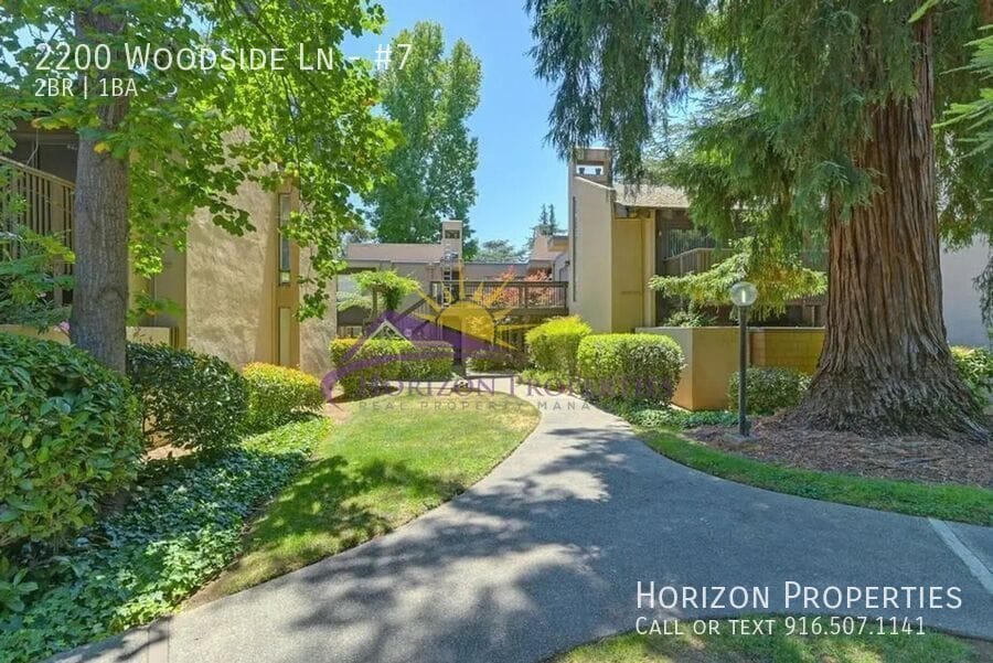 Foto principal - 2200 Woodside Ln