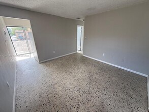 Building Photo - 3045 NW 21st Ct