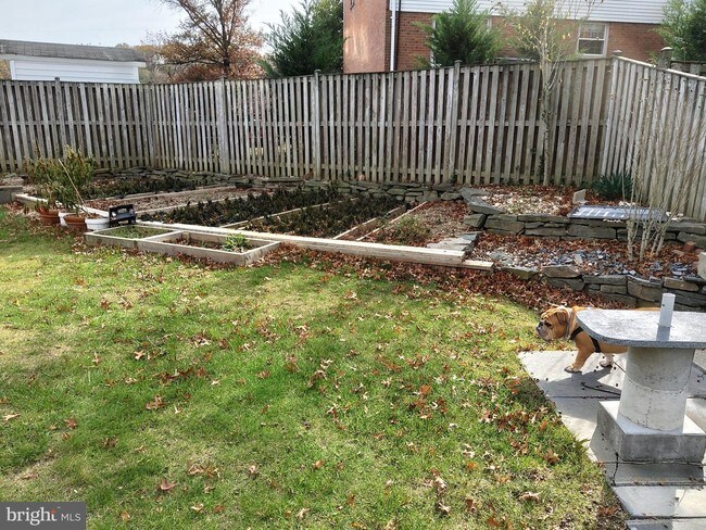 Foto del edificio - 10419 Gatewood Terrace