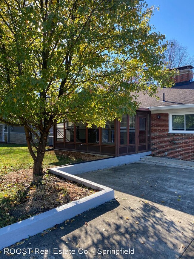 Building Photo - 2 br, 1 bath House - 1674 N Fountain Avenue