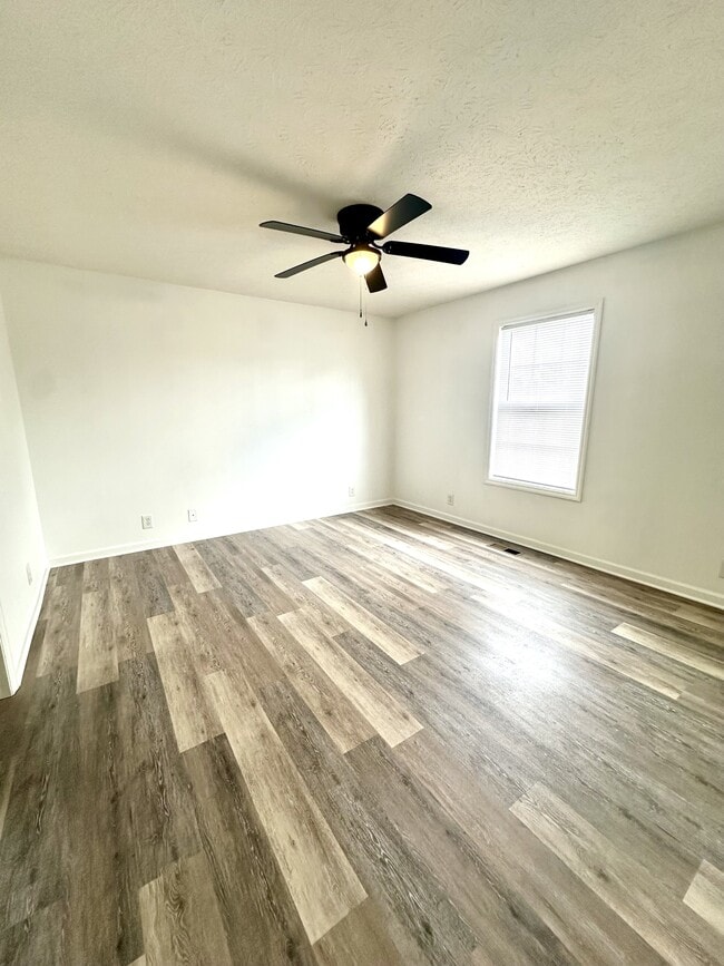 Building Photo - 120 Kala Cir
