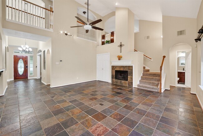 Foto del edificio - 2203 Lakewind Ln