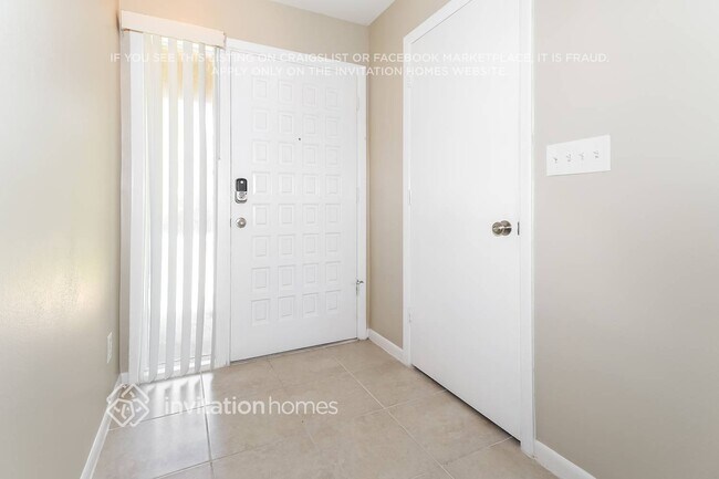 Foto del edificio - 10350 Bay Hills Dr