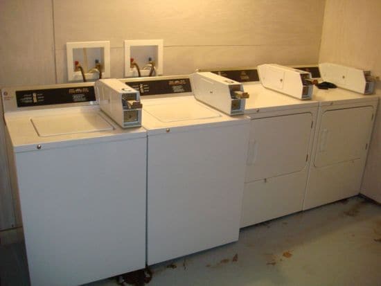 Laundry room - 4601 West Lakeshore Drive
