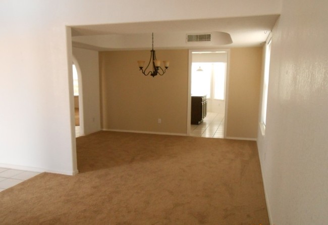 Building Photo - 6308 Loma de Cristo Dr