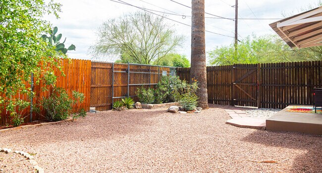 Front yard - 3130 E Bray Rd