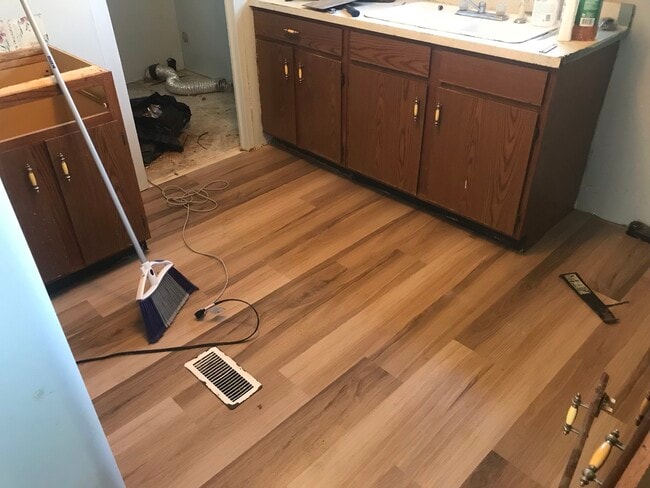 Building Photo - 109 Rainbow Dr