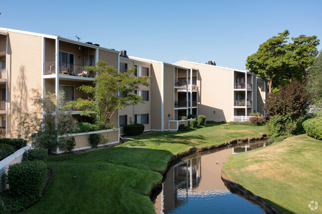 Foto del edificio - Fox Point in Old Farm