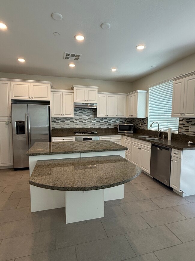 Building Photo - 506 Moonlight Dr