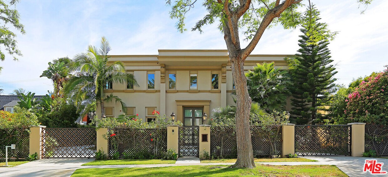 Foto principal - 621 N Roxbury Dr