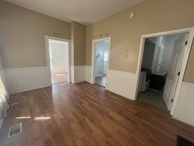 Photo - 2904 Duncan St House