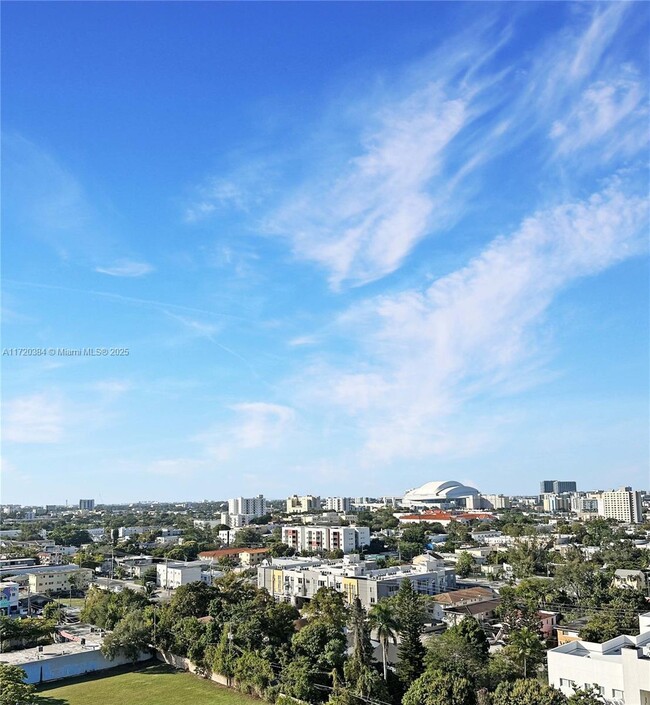 Foto del edificio - 900 SW 8th St