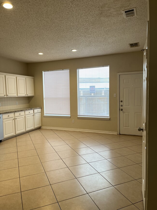 Foto del edificio - 2361 Shinnery Oak Dr