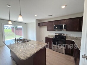 Building Photo - 406 Eclipse Ln