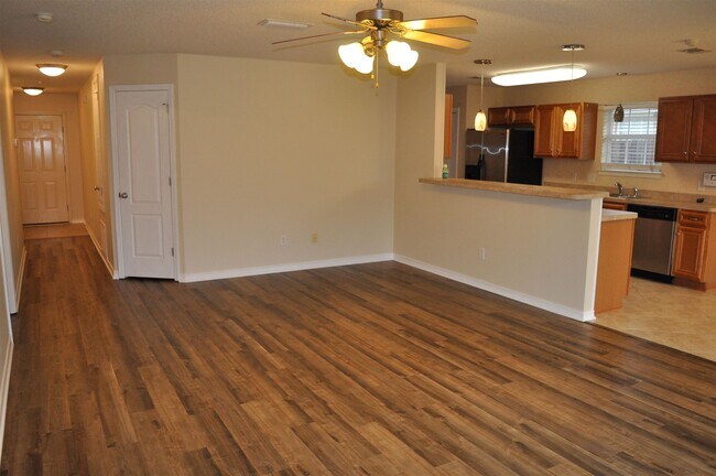 Foto del edificio - 673 Mozingo Ln