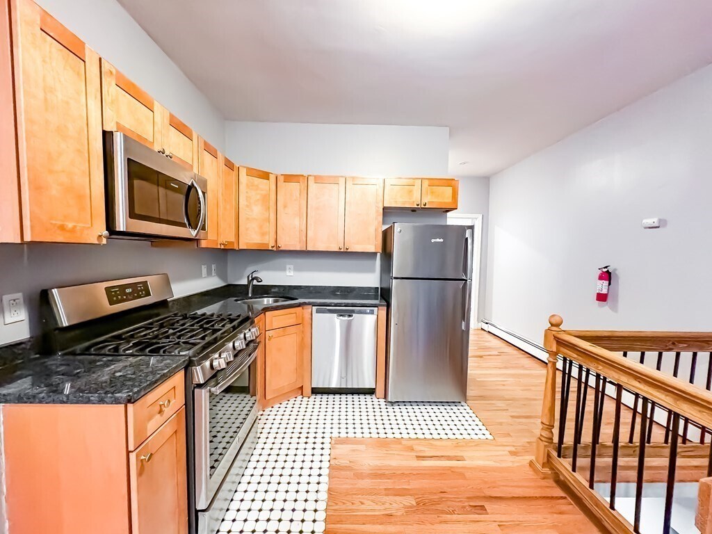 Primary Photo - 21 M St