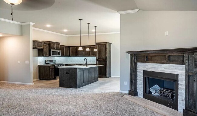 Foto del edificio - Beautiful 4 Bedroom Home 2 bathroom home!