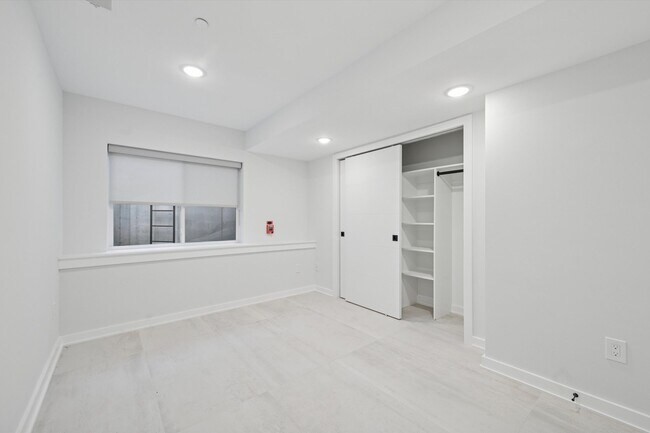 Foto del edificio - 3729 Lancaster Ave