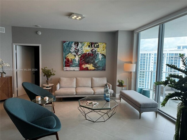 Building Photo - 17111 Biscayne Blvd