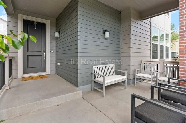 Building Photo - 8890 Yates Dr