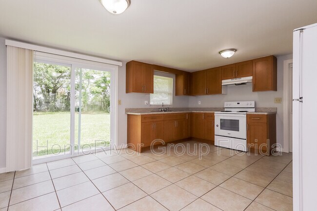 Foto del edificio - 3116 Justine Ave