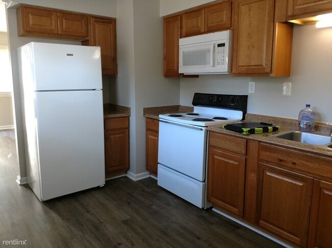 Building Photo - 2 br, 1 bath Duplex - 1301 Hullview Ave Apt A